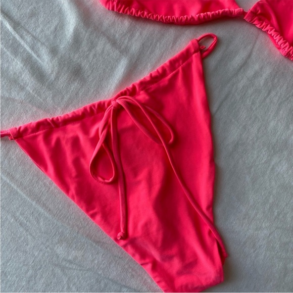 Pink bikini - Picture 2 of 5